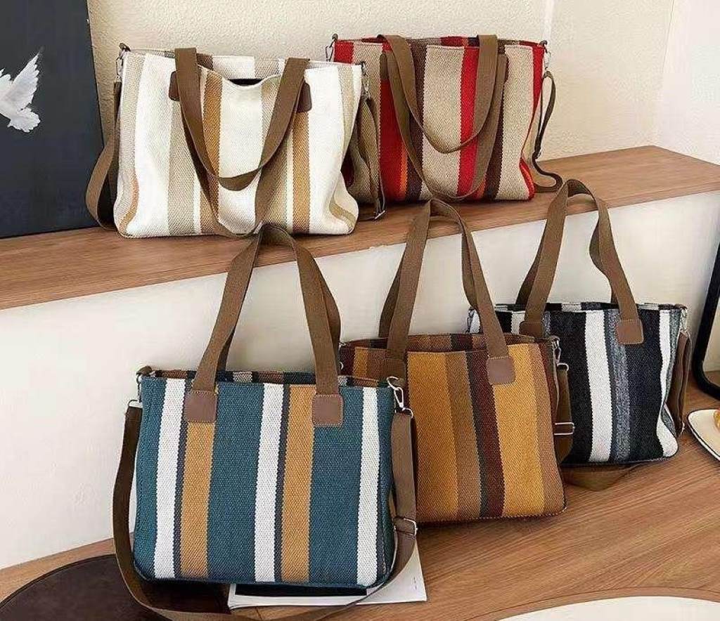 How to Choose Trendy and Functional Beach Bags for Teens