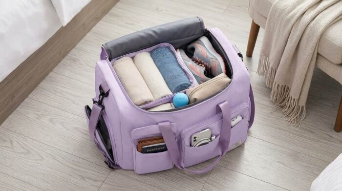 Organized Fioretto womens duffle bag with travel essentials